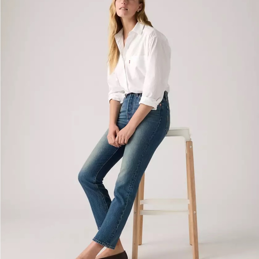 Levi's Women's Blue Wedgie Straight Leg Jeans